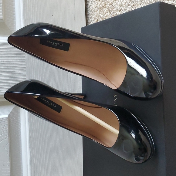 Ann Taylor Perfect Platform Pumps - Picture 3 of 6